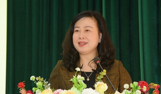 Bộ trưởng Bộ Y tế Đào Hồng Lan và các ứng viên tiếp tục chương trình tiếp xúc cử tri tỉnh Bắc Ninh