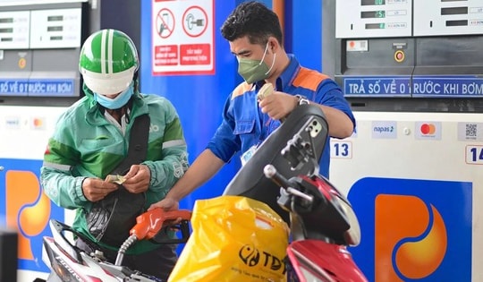 Giá xăng dầu đồng loạt giảm mạnh kỳ điều hành ngày 11/3, có loại giảm gần 8.000đ/lít