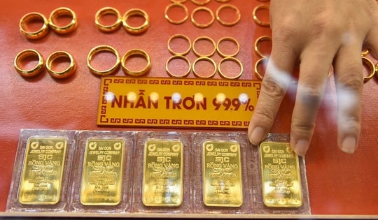 Chốt giá vàng hôm nay ngày 12/3 đảo chiều giảm rất mạnh