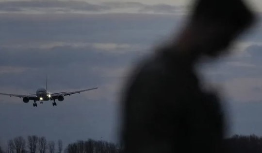 Máy bay tiếp nhiên liệu trên không KC-135 của Mỹ bị rơi ở Iraq