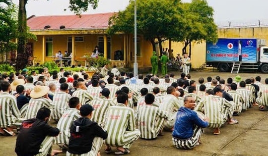 Phạm nhân cải tạo tốt có thể được tăng số lần gặp người thân