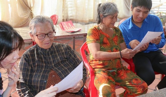 Thanh niên ở Khánh Hòa xung kích hỗ trợ công tác chuẩn bị bầu cử