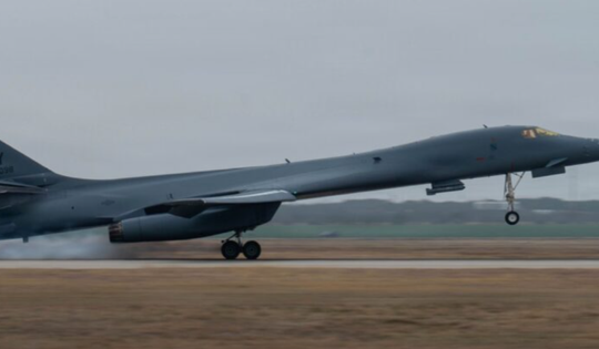 Mỹ tập kết hơn nửa số oanh tạc cơ B-1 tới Anh để tấn công Iran