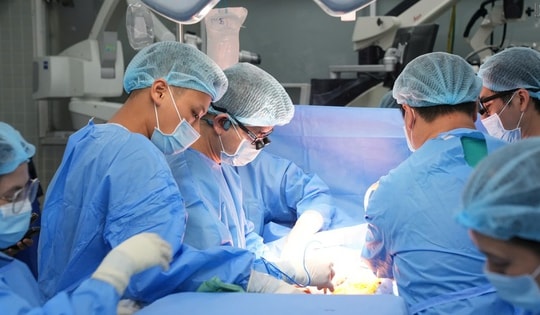 Chuyến bay xuyên đêm: Hành trình hồi sinh những nhịp đập