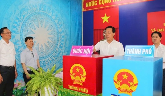 Phó Bí thư Thường trực TPHCM yêu cầu công tác kiểm phiếu bầu cử phải thật sự chính xác