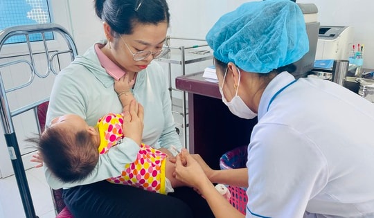 Đề xuất bồi thường đến hơn 100 triệu đồng nếu người tiêm chủng bắt buộc xảy ra tai biến nghiêm trọng