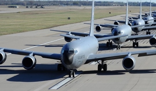 Hàng loạt máy bay tiếp nhiên liệu KC-135 Mỹ trúng đòn tên lửa từ Iran