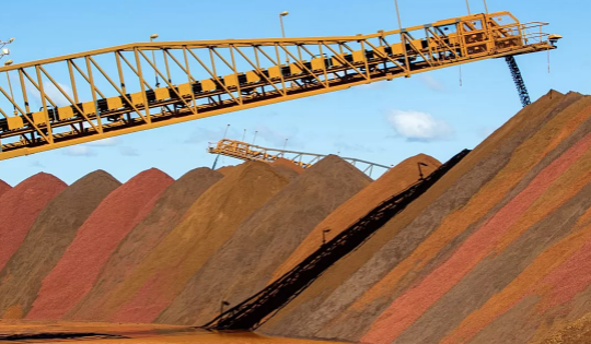 Giá quặng sắt ngày 14/3 đột ngột tăng mạnh