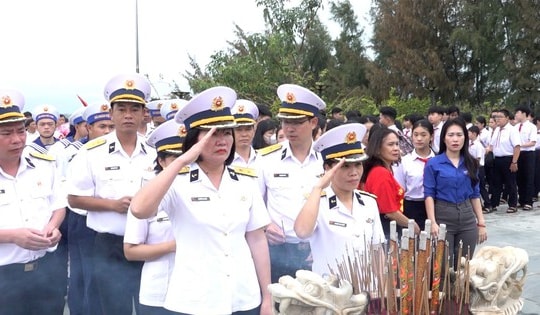 Vùng 4 Hải quân tri ân những người con anh dũng hy sinh bảo vệ chủ quyền biển đảo
