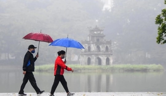 Miền Bắc chuyển nhiều mây kèm mưa nhỏ do không khí lạnh lệch đông