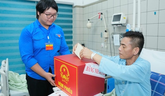 'Ngày hội non sông' trong không gian bệnh viện đặc biệt lớn nhất miền Bắc