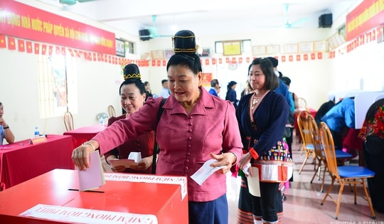 Sắc màu dân tộc hòa nhịp trong ngày hội non sông