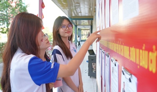 Gần 22.000 sinh viên ở TPHCM đặt niềm tin vào lá phiếu bầu cử