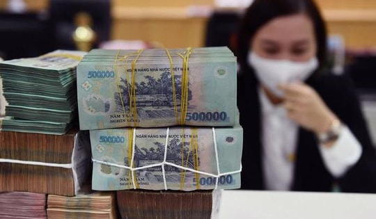 Thị trường tiền tệ Việt Nam tháng 2 biến động mạnh