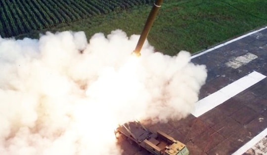 Pháo phản lực tầm xa nhất thế giới của Triều Tiên phô diễn đòn tấn công sâu vào lòng đất