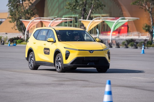 Loạt ưu đãi 9% trong tháng 3 khiến giới tài xế dịch vụ phát sốt vì Limo Green