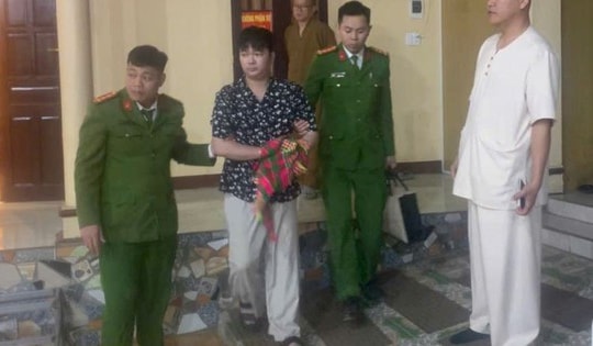 Bắt đối tượng lừa đảo hàng trăm triệu đồng của các nhà sư