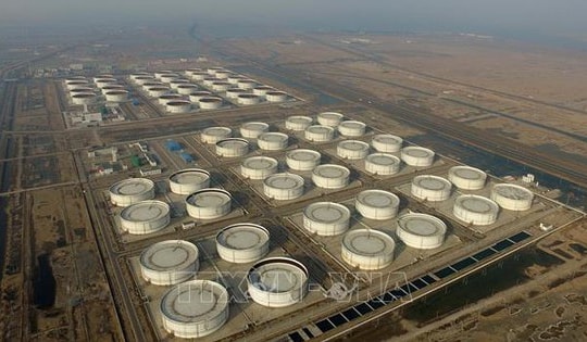 Giá dầu giảm sau động thái mới của Mỹ