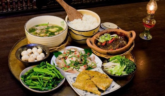 Thể lệ cuộc thi viết chủ đề “Bữa cơm gia đình ấm áp yêu thương”