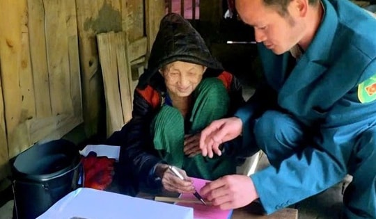 Cụ bà 119 tuổi ở Cao Bằng là cử tri cao tuổi nhất đi bầu cử ĐBQH và HĐND các cấp