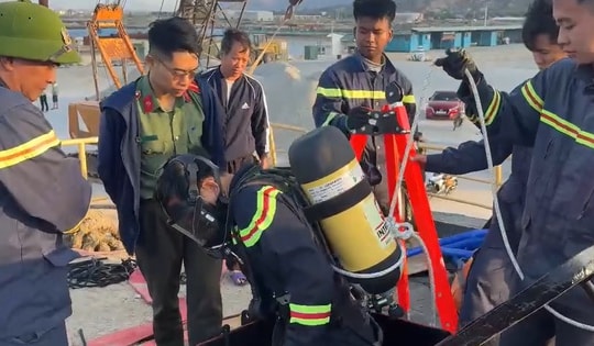 3 người tử vong dưới hầm tàu neo ở cảng Cà Ná