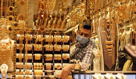 Vàng SJC giảm nửa triệu đồng, thị trường thế giới kỳ vọng mốc 6.200 USD