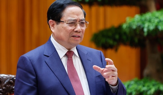 Thủ tướng: Không để thiếu hụt xăng dầu trong bất cứ hoàn cảnh nào