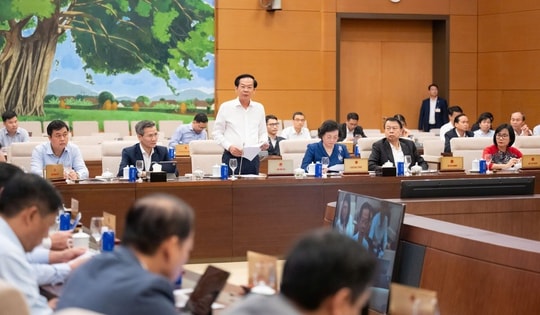 Sửa Luật Thi đua, khen thưởng: Tăng phân cấp, đơn giản thủ tục, thúc đẩy chuyển đổi số