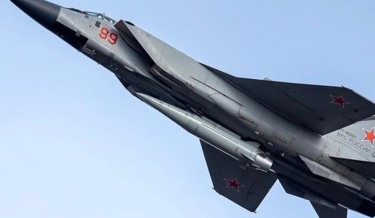 Tiêm kích đánh chặn nhanh nhất thế giới của Nga mang tên lửa siêu vượt âm áp sát Nhật Bản