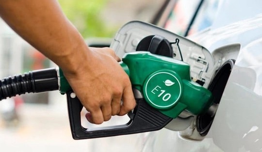 Xăng E10 sắp được bán trên cả nước, có ảnh hưởng động cơ xe không?