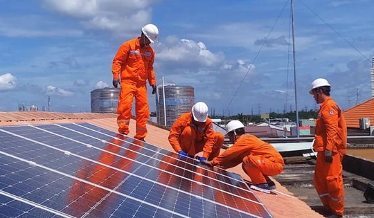 TPHCM khuyến khích phát triển điện mặt trời mái nhà, hướng tới đô thị xanh, bền vững