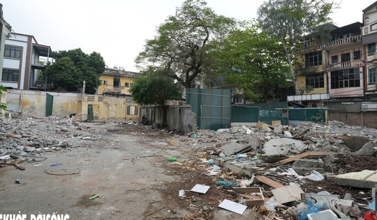 Giải tỏa 2 bãi xe làm dự án đường Vành đai 2,5