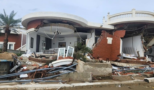 Hàng loạt villa ở Hà Tĩnh đổ sập sau bão, tỉnh yêu cầu khắc phục khẩn cấp