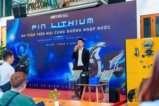 Before All thử thách ngâm pin xe điện trong nước