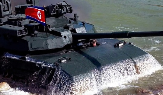 Triều Tiên trình làng xe tăng mới với 'lá chắn thông minh'