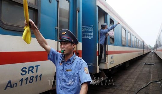 Ngành đường sắt điều chỉnh giá vé, giá cước theo giá xăng dầu