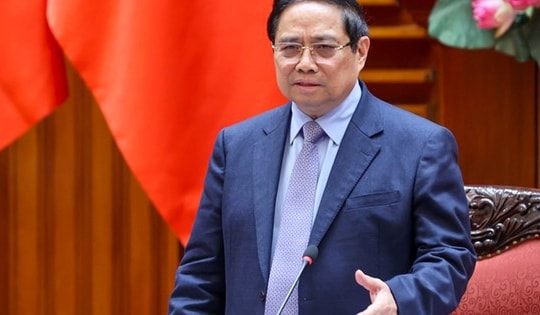 Thủ tướng: Khuyến khích người dân ưu tiên sử dụng phương tiện công cộng, xe điện, nhiên liệu sinh học