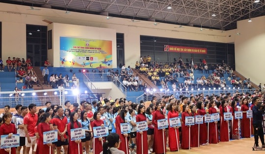 Hơn 750 cán bộ y tế Nghệ An tranh tài tại hội thao kỷ niệm 80 năm ngành