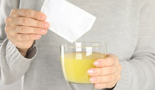 Phân biệt nước bù điện giải và sản phẩm bù nước đóng chai: Hiểu đúng để tránh rủi ro sức khỏe