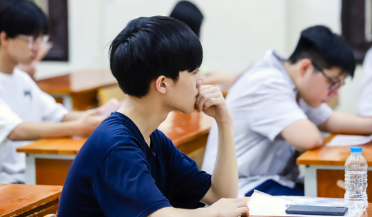 Từ lựa chọn môn thi đến câu chuyện định hướng nguồn nhân lực STEM