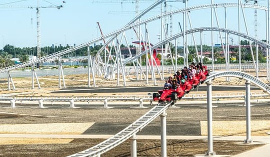 Đi tàu lượn siêu tốc, người đàn ông trung niên bị xuất huyết não