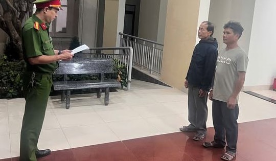 Đà Nẵng: Tạm giữ 2 gã hàng xóm thay nhau xâm hại bé gái 13 tuổi trong nhiều tháng