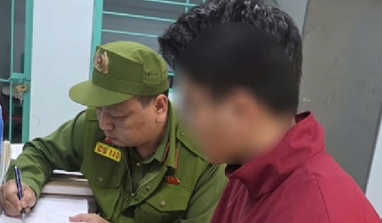 Phát hiện nam thanh niên sinh năm 2006 quay lén trong nhà vệ sinh nữ ở Hà Nội