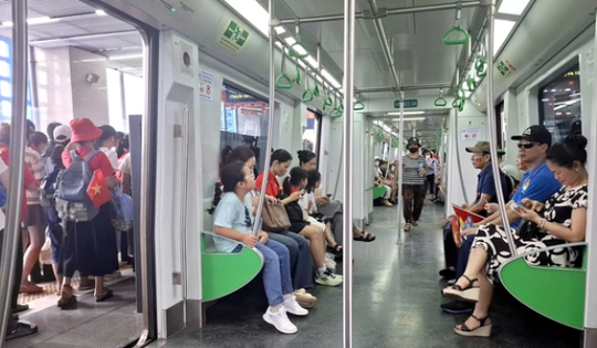 Mua vé tàu điện trên cao online: Cách đơn giản cho dân văn phòng tiết kiệm chi phí