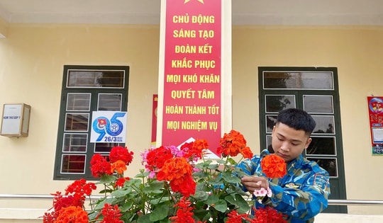 'Chủ nhật xanh' trong sắc áo lính Phòng không - Không quân