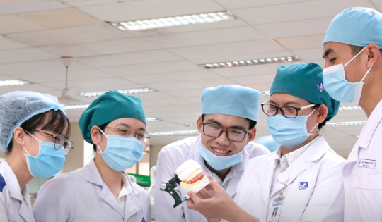 Tuyển thẳng đại học khối ngành sức khỏe có áp ngưỡng điểm sàn?