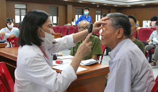 Những ai sẽ được khám sức khỏe định kỳ miễn phí trong năm 2026?