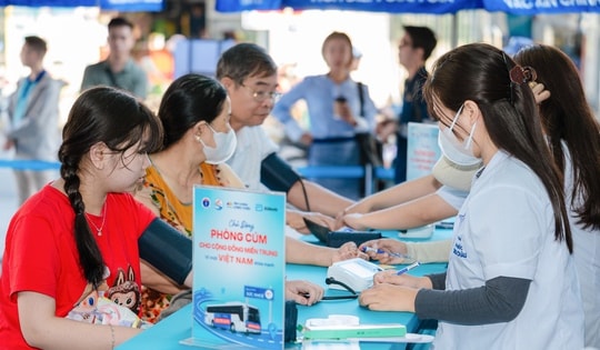 Chuỗi chương trình tiêm phòng cúm miễn phí quy mô tại miền Trung: Hàng ngàn liều vắc xin từ vì sức khỏe cộng đồng