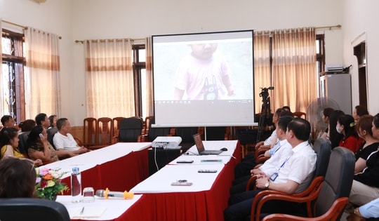 Chuyên gia tâm lý hướng dẫn cách giao tiếp, tương tác với trẻ tự kỷ