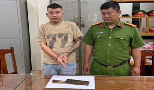 Bắt đối tượng dùng dao chém nhiều nhát vào bạn nhậu